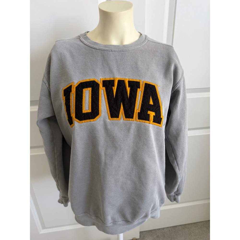 Comfort Colors Iowa Hawkeyes Sweatshirt Gray Garment Dye Pullover Small